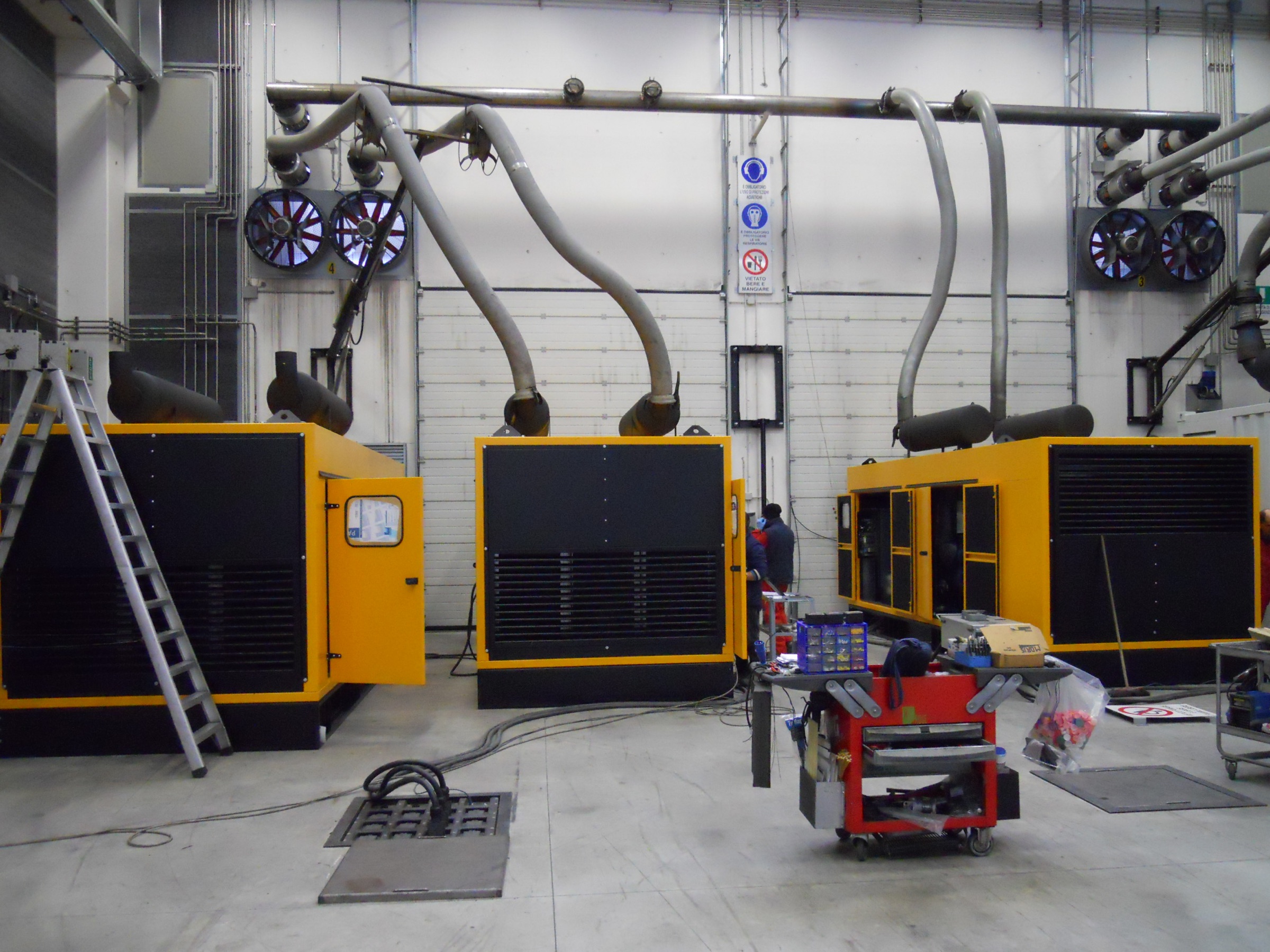 6 × parallel synchronized generator sets 1130 kVA with MTU diesel engines and Stamford alternators